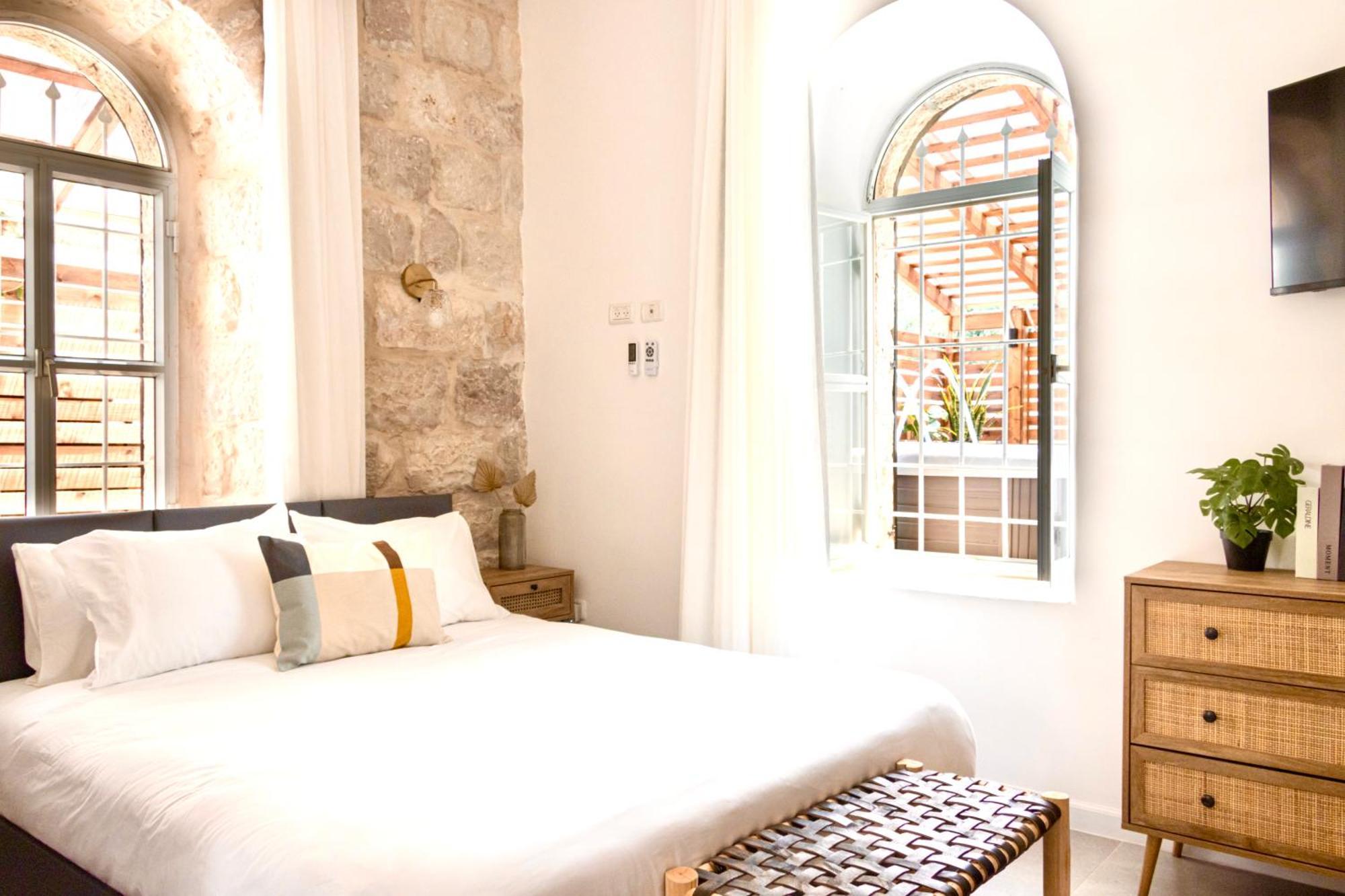 Mamilla View- Suites&Apt Hotel Gerusalemme Esterno foto