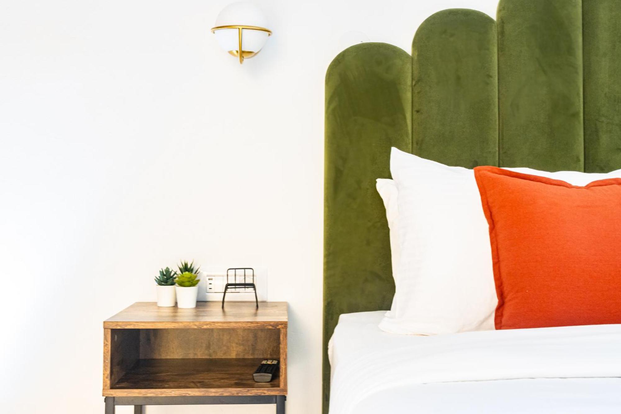 Mamilla View- Suites&Apt Hotel Gerusalemme Esterno foto